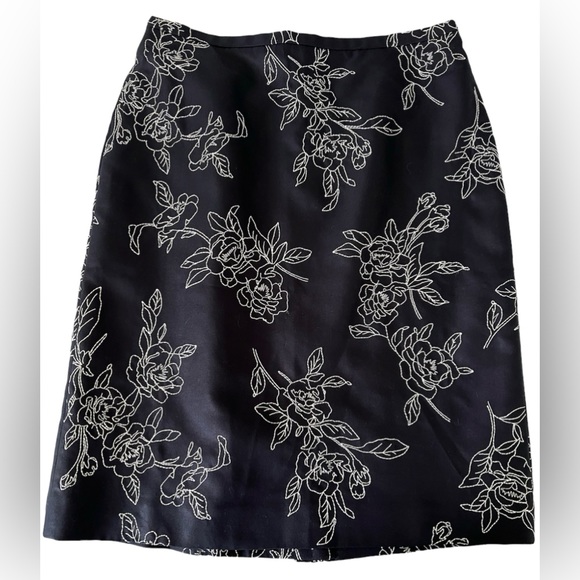 Ann Taylor Dresses & Skirts - Ann Taylor Floral Embroidered Navy Lined Skirt NWT, Size 2P